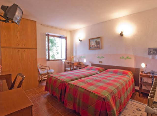 Hotel Rondanino Lanzo dʼIntelvi Kültér fotó