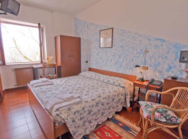 Hotel Rondanino Lanzo dʼIntelvi Kültér fotó