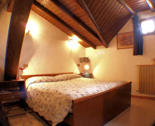 Hotel Rondanino Lanzo dʼIntelvi Kültér fotó
