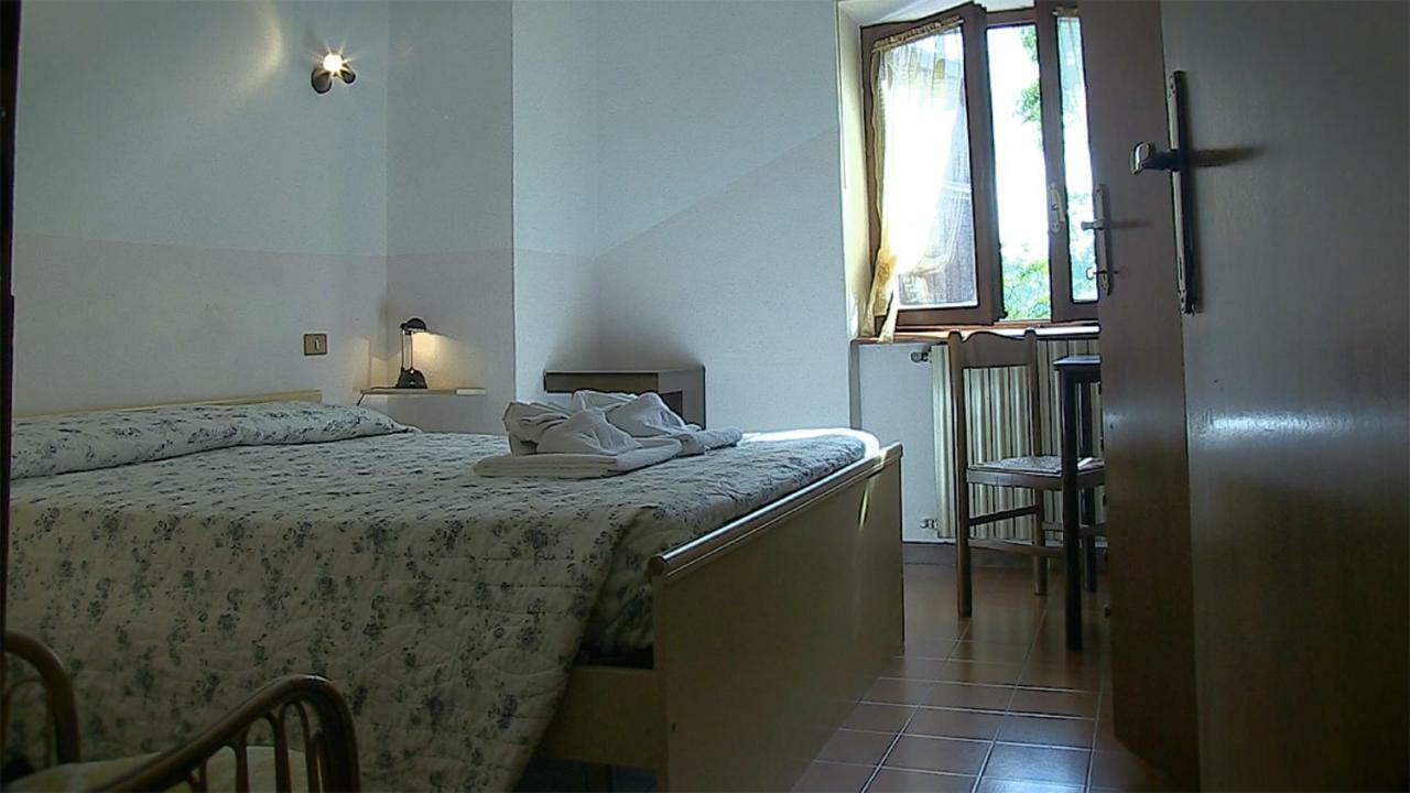 Hotel Rondanino Lanzo dʼIntelvi Kültér fotó