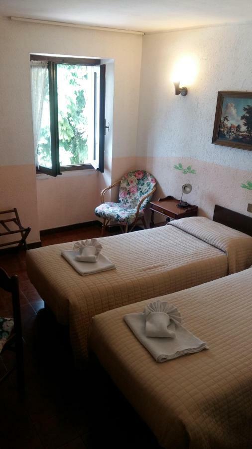 Hotel Rondanino Lanzo dʼIntelvi Kültér fotó